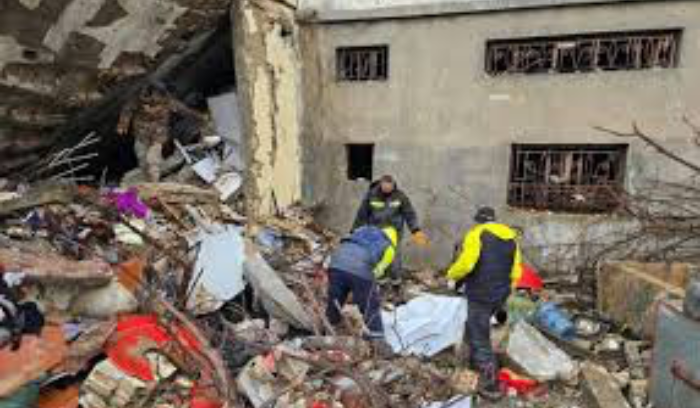 زحمة مُوفدين عشيّة الجلسة الرئاسيّة... وترقب ضغط سعودي ــ أميركي<br />
خشية من تمهيد «إسرائيل» للتبرؤ من مُهلة الستين يوماً<br />
الجولاني: تنظيم انتخابات قد يتطلّب 4 سنوات