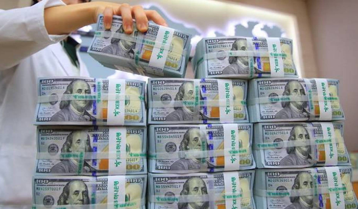 كيف اقفل سعر صرف الدولار مساء اليوم؟