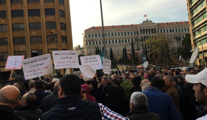 معلمو الثانوي يعلقون اضرابهم