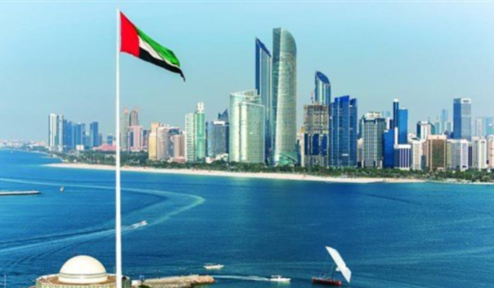 الإمارات تسحب دبلوماسييها من لبنان... ونصيحة لمواطنيها