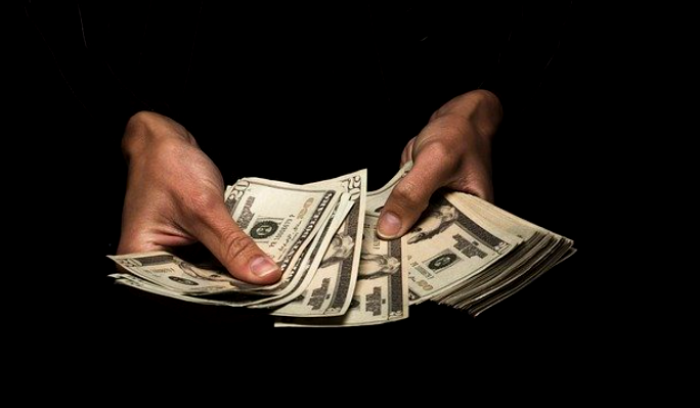 انخفاض في سعر صرف الدولار