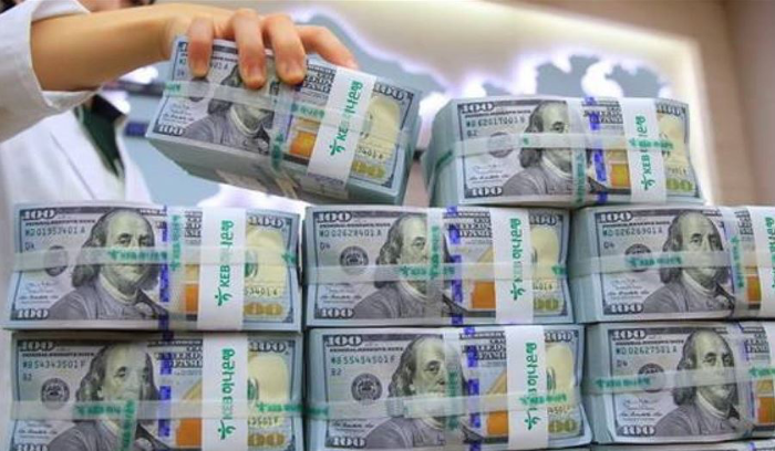 دولار السوق السوداء يعاود إرتفاعه الجنوني