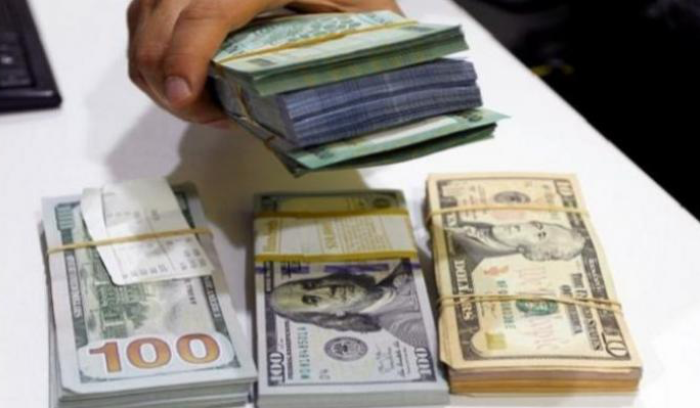 على اي سعر افتتح الدولار؟