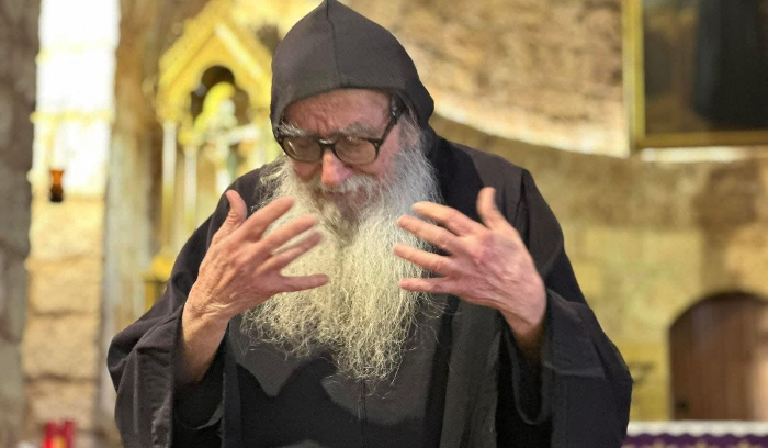 الاب الحبيس يوحنا خوند انتقل من دير قزحيا الى دير آخر