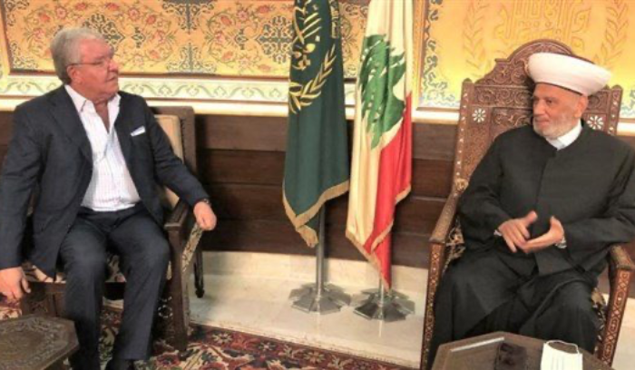 دريان بحث مع المشنوق في قضية انفجار المرفأ