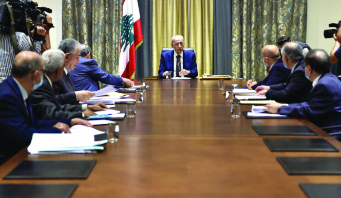 البيطار ماضٍ في التحقيق والمخابرات تستدعـي جعجع والمجلس أمام القطوع الانتخابي