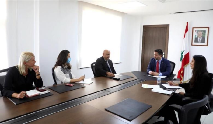وزير الاقتصاد بحث وكومارجاه في مشروع ESSN والبطاقة التمويلية
