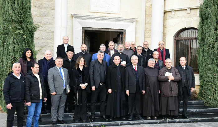 وفد من كاريتاس والرابطة المارونية في بلدة رميش <br />
عبود: وجدنا مثالاً حياً على الصمود والايمان