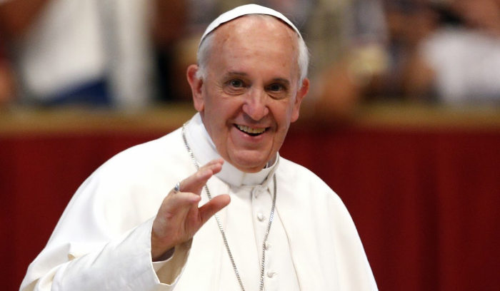 البابا فرنسيس نقل بشكل عاجل الى المستشفى