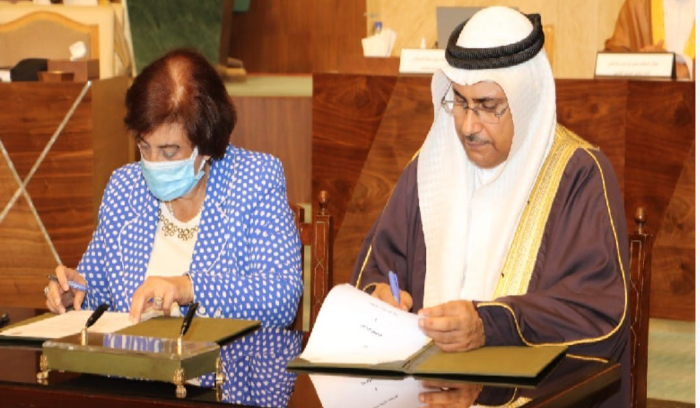 العسومي وقع مع كيوان مذكرة تفاهم تتعلق بالمرأة العربية