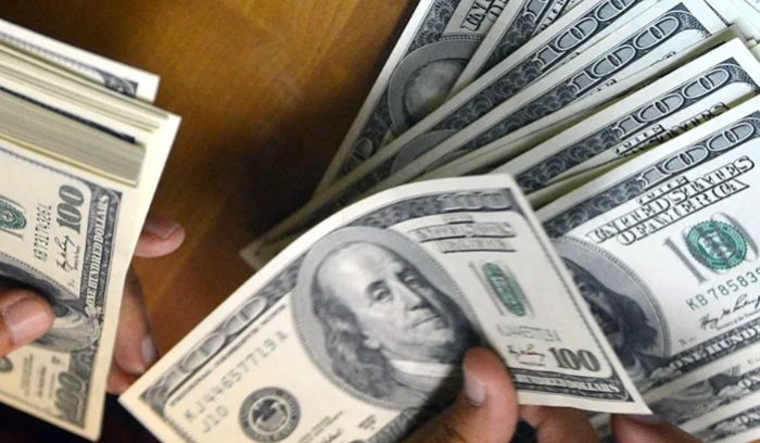 على اي سعر افتتح الدولار ؟