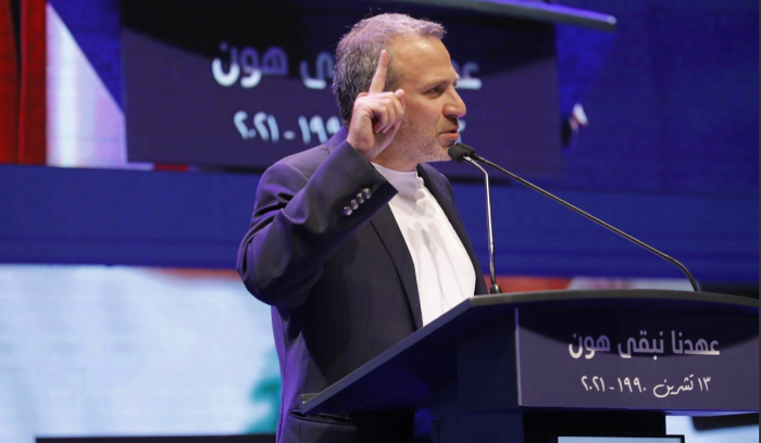 باسيل يتصدى لـ«اجتياح» جعجع الشارع المسيحي<br />
أناب نفسه عن «حزب الله» باستهداف «القوات»