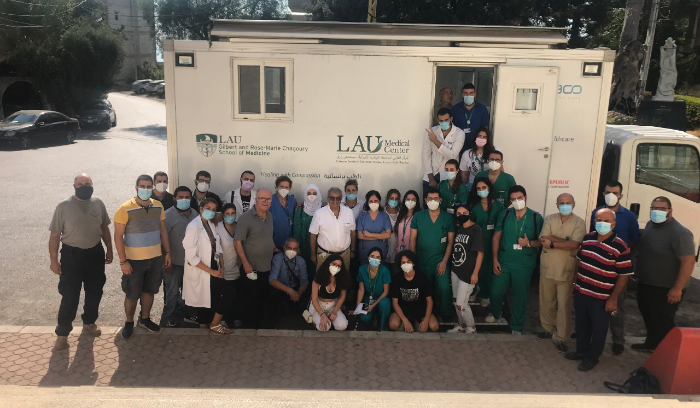 العيادة المتنقّلة للجامعة اللبنانية الأميركية تطعّم لبنان!