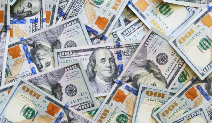 انخفاض في سعر صرف الدولار