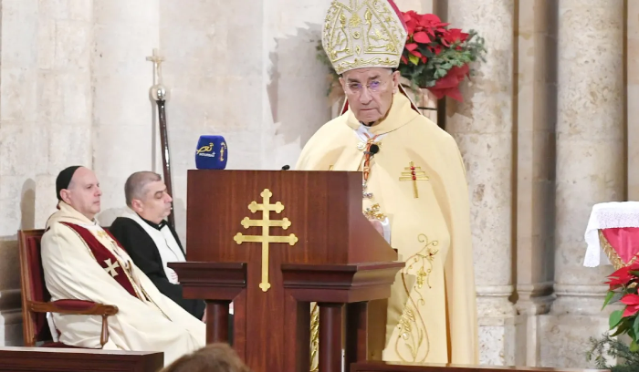 «كباش» بين جعجع وباسيل على المرجعية المسيحية رئاسياً<br />
الراعي يدعو إلى إنهاء الفراغ «المخزي» في الرئاسة اللبنانية