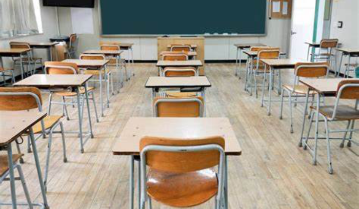 الحلبي يحدّد موعد بدء التدريس الفعلي في المدارس الرسمية