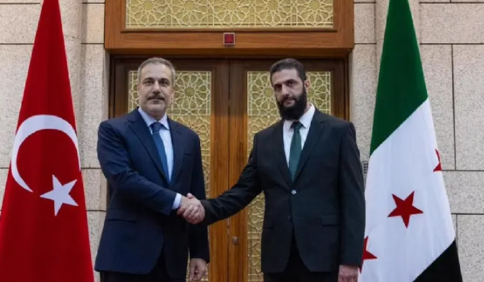 وزير خارجية تركيا دعا لرفع العقوبات عن سوريا لإعادة الإعمار وعودة المهجّرين