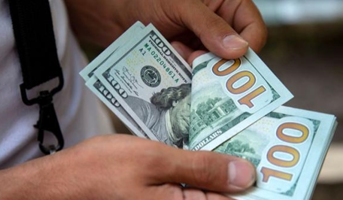 ارتفاع  في سعر الدولار في السوق السوداء