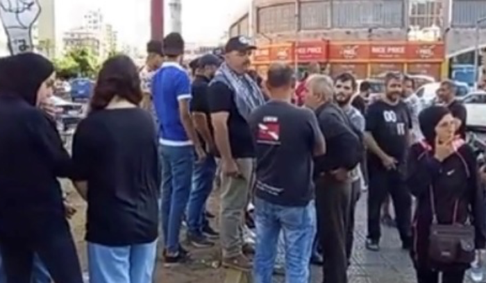 مسيرة سيّارة نحو دارة ميقاتي في المينا وانتشار أمني كثيف في مواجهة المحتجين