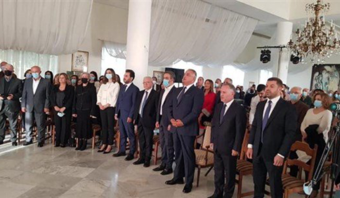 رئيس الجمهورية منح الروائي جبور الدويهي وسام الاستحقاق البرونزي