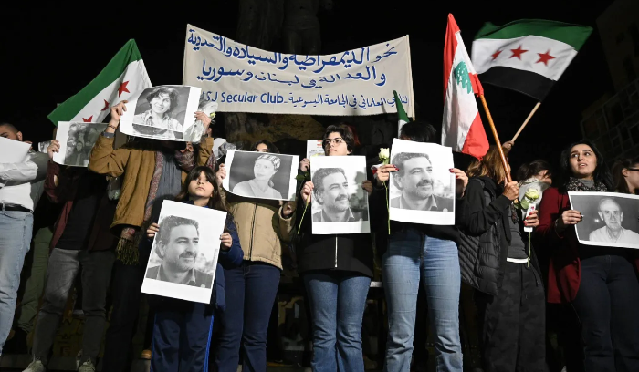 مصادر لـ«الشرق الأوسط»: ميقاتي أعطى تعليمات للمؤسسات اللبنانية للتعاون مع «هيئة تحرير الشام»<br />
سوريا ليست بوارد تصفية حسابات مع «حزب الله» ما دام لم يعد له أي نشاط عسكري أو أمني