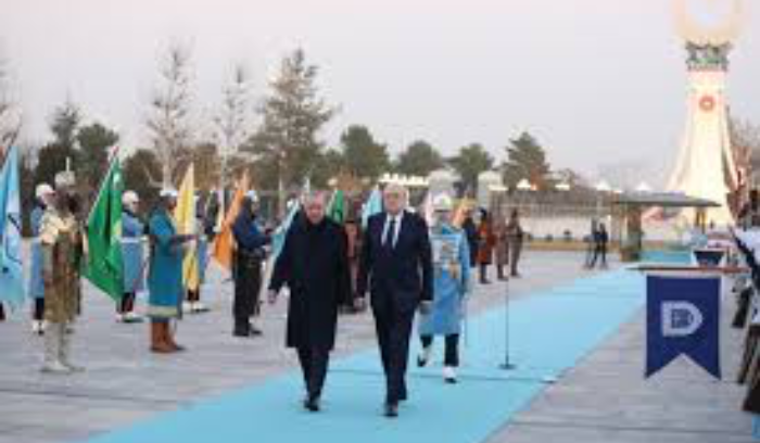 جنبلاط يرشح قائد الجيش.. وفرنجية يتريث للتنسيق مع الثنائي
ميقاتي يتبلغ دعم أردوغان لوقف الخروقات.. والاحتلال يسحب مستوطنيه من مارون الرأس