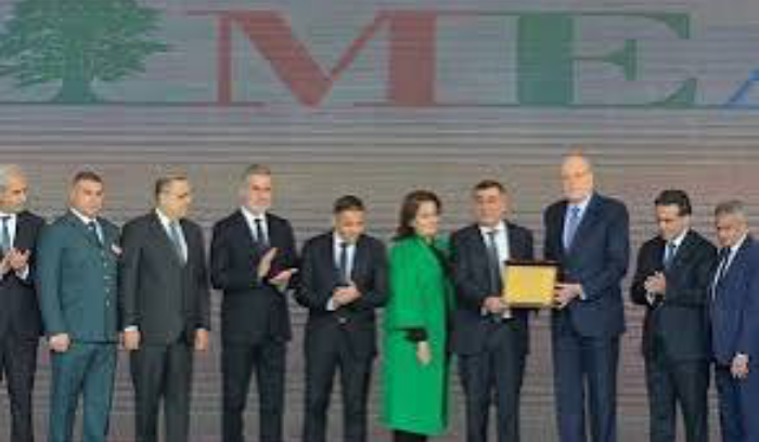 حراك عربي ونيابي للتفاهم على الرئيس.. واجتماع حاسم للجنة وقف النار<br />
رئيس الحكومة يكرِّم «الميدل إيست» وبلينكن يتصل بالحوت.. وجنبلاط إلی دمشق الأحد