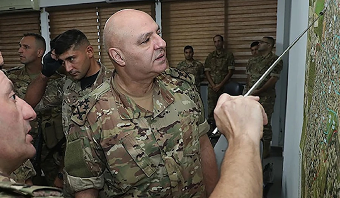 مساعٍ لانتخاب قائد الجيش قبل وصول ترامب