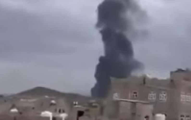 لأول مرّة… إسرائيل تستهدف مطار صنعاء الدولي