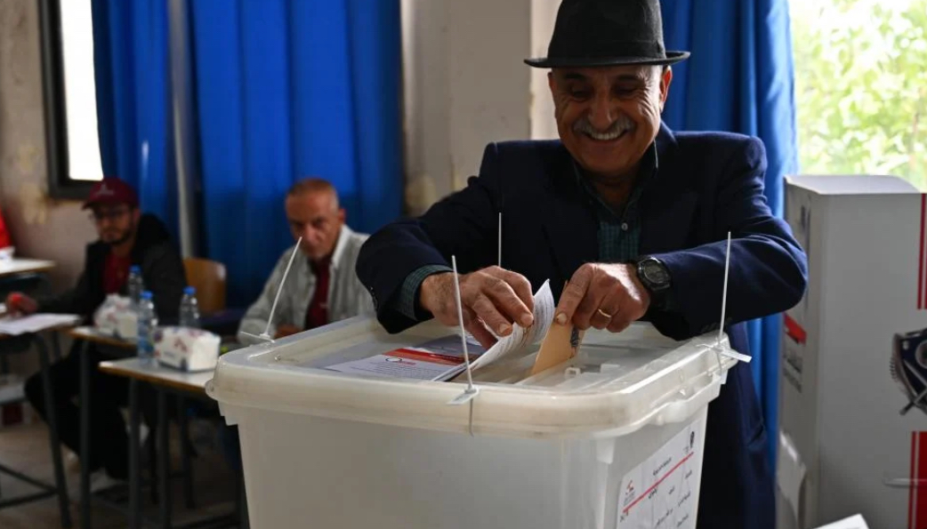 ثلاثة أبعاد لأول انتخابات بعد 