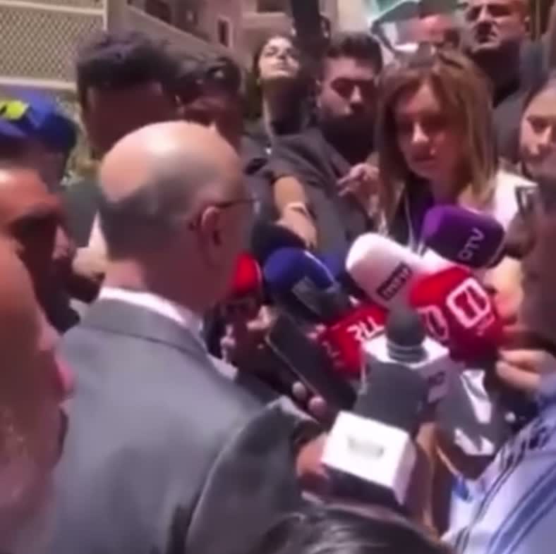 تبادل كلامي  بين وزير الداخلية ومحافظ الشمال في بث مباشر
