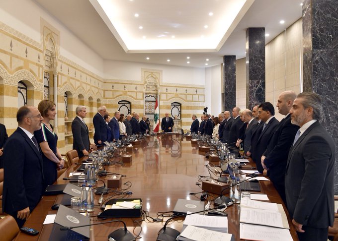 الرئيس عون يبدأ جلسة الحكومة بدقيقة صمت على الوزير الراحل عدنان القصار