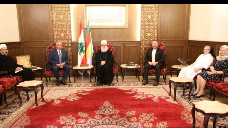 تحركات لافتة لشيخ العقل: اتصالات ولقاءات مع شخصيات سياسية