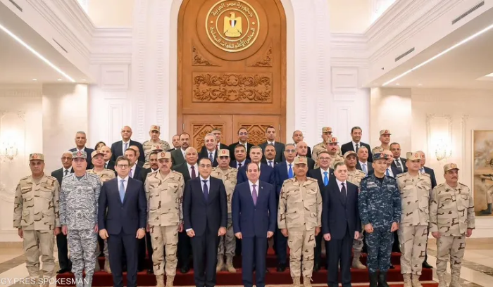 السيسي: مصر تتابع الأوضاع الإقليمية وتعمل على إنهاء الأزمات