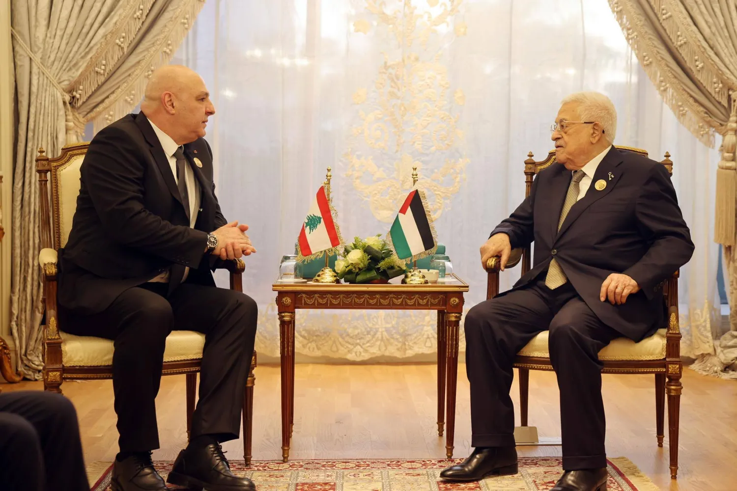 زيارة عباس إلى بيروت: هل يُطوى ملف السلاح الفلسطيني؟
يلتقي المسؤولين اللبنانيين في زيارة تستمر 3 أيام
