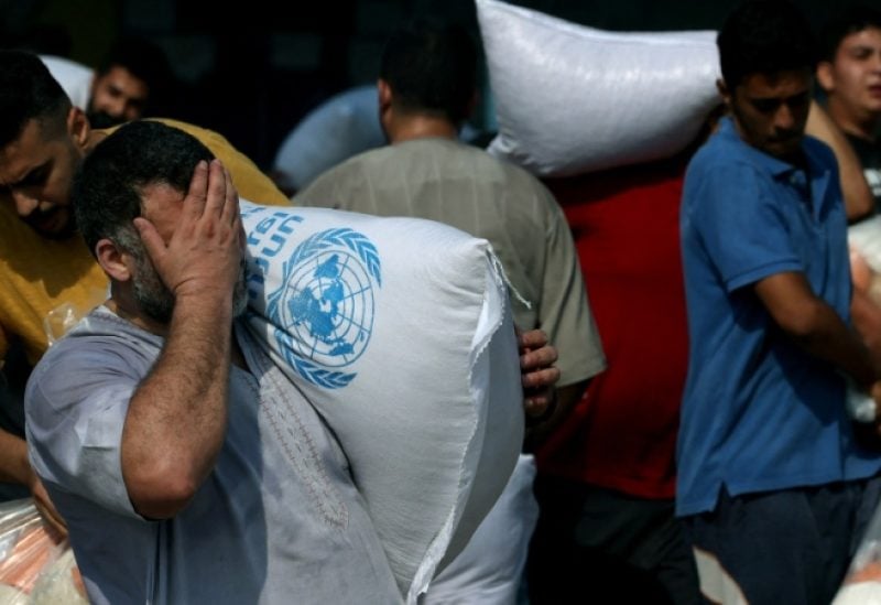 بعد 80 يوماً من الحصار.. الإمارات تتفق مع تل أبيب على فتح ممر إغاثي إلى غزة