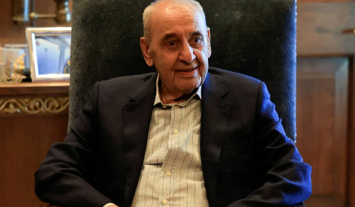 برّي يجدد تفاؤله بانتخاب الرئيس... وجعجع يريده على قياس لبنان<br />
باسيل يعد لائحتين بالمرشحين... والعميد خوري يلتقي «الاعتدال»