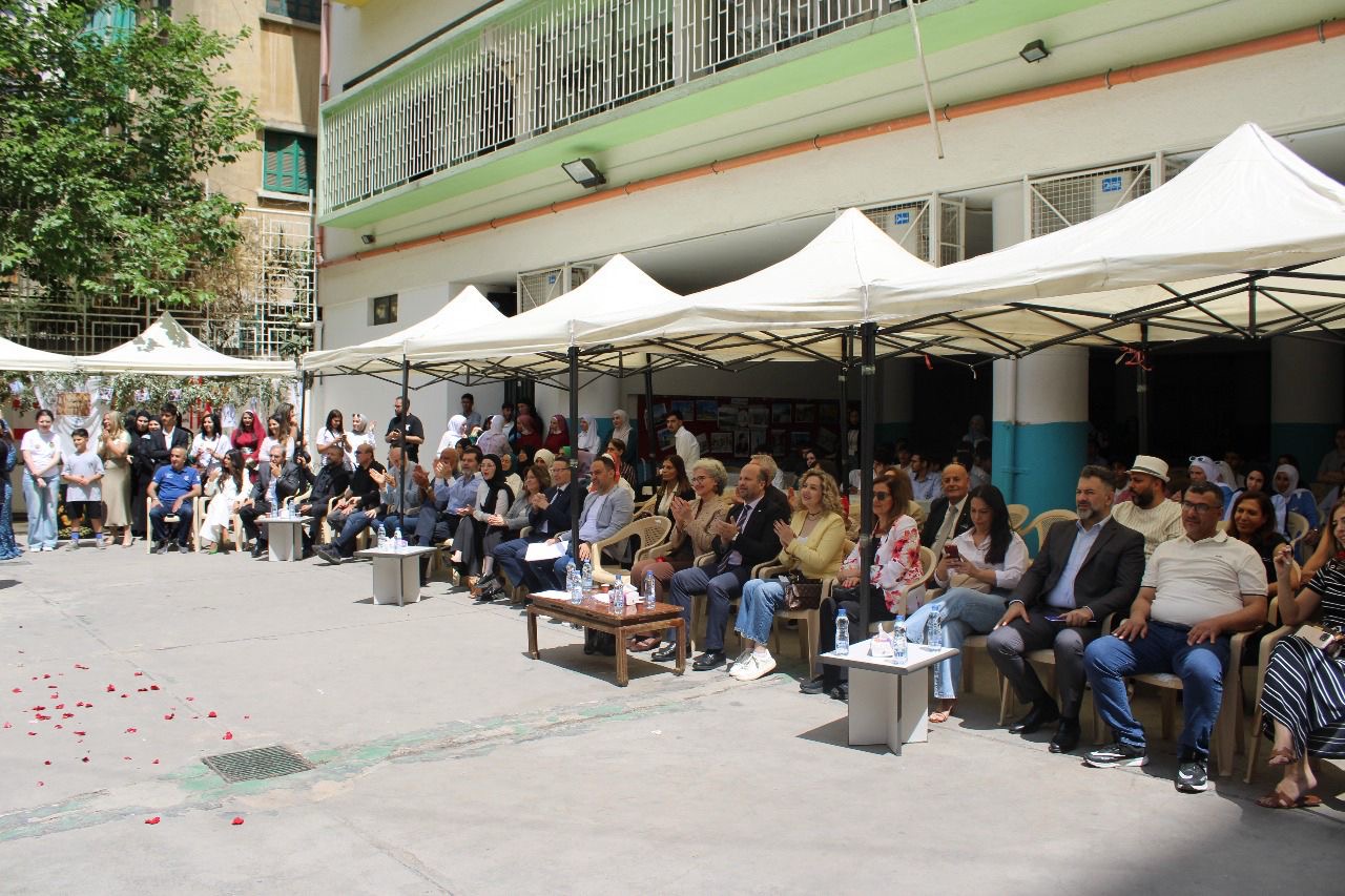 وزيرة التربية طلبت تعميم نموذج ثانوية رياض الصلح على كل المدارس الرسمية