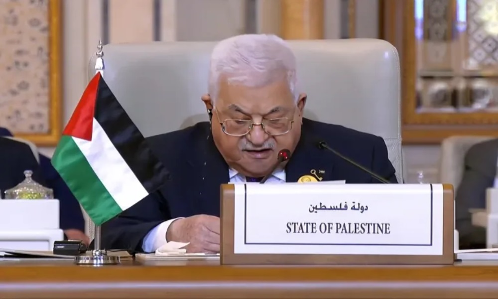 عباس يؤكد: سلاح المخيمات الفلسطينية يُضعف استقرار لبنان