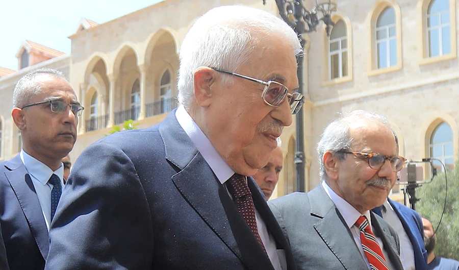 عباس في لبنان: ولّى زمن السلاح!