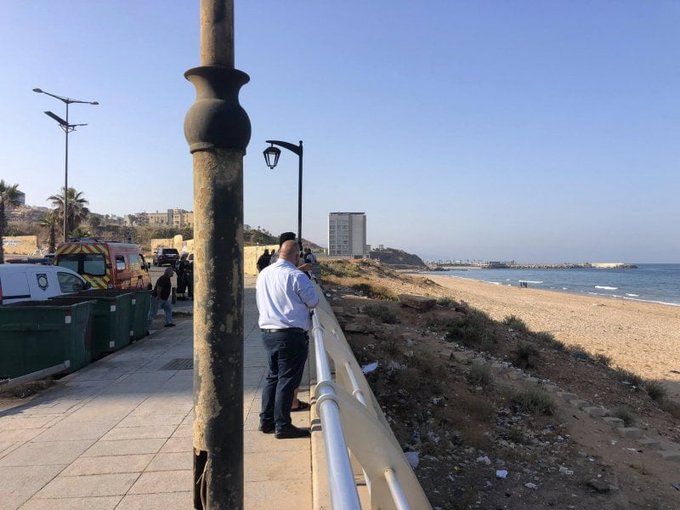 فاجعة في الرملة البيضاء: العثور على جثة شاب ضحية هجوم كلاب شاردة