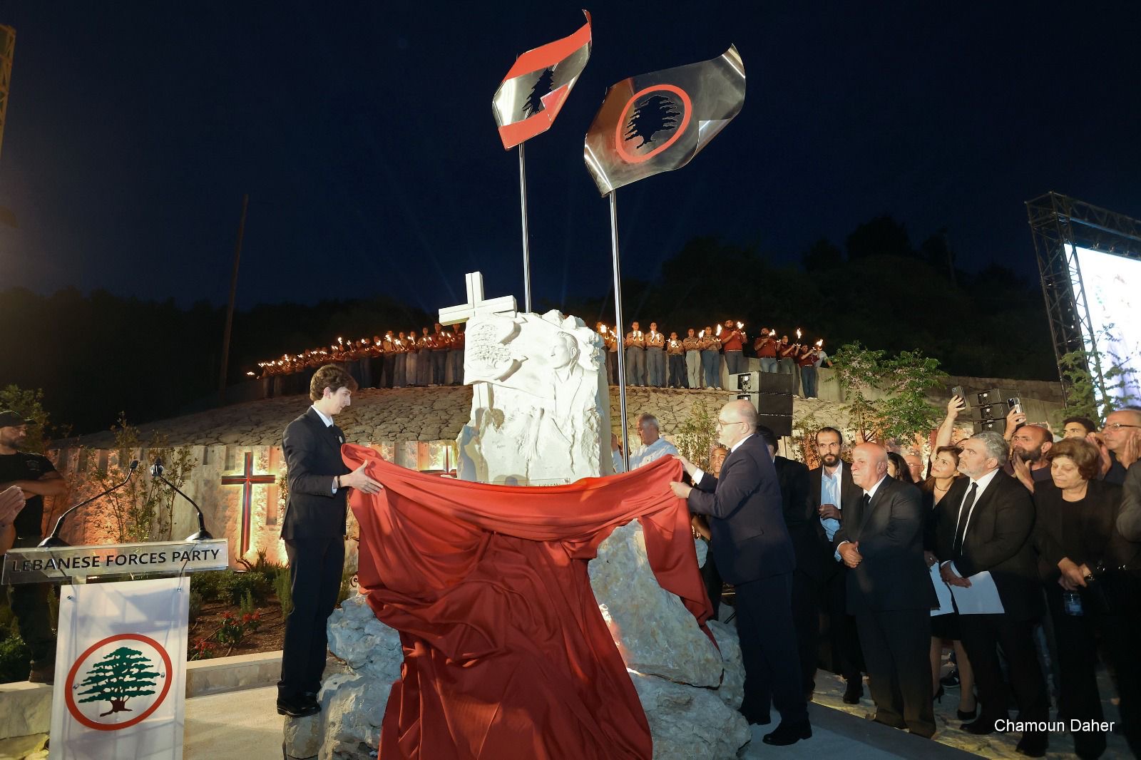 القوات  وعائلة  باسكال سليمان يحيون ذكرى استشهاده  بقداس ونصب تذكاري له في ميفوق حواط ممثلاً جعجع: سنتابع القضية حتى تحقيق العدالة