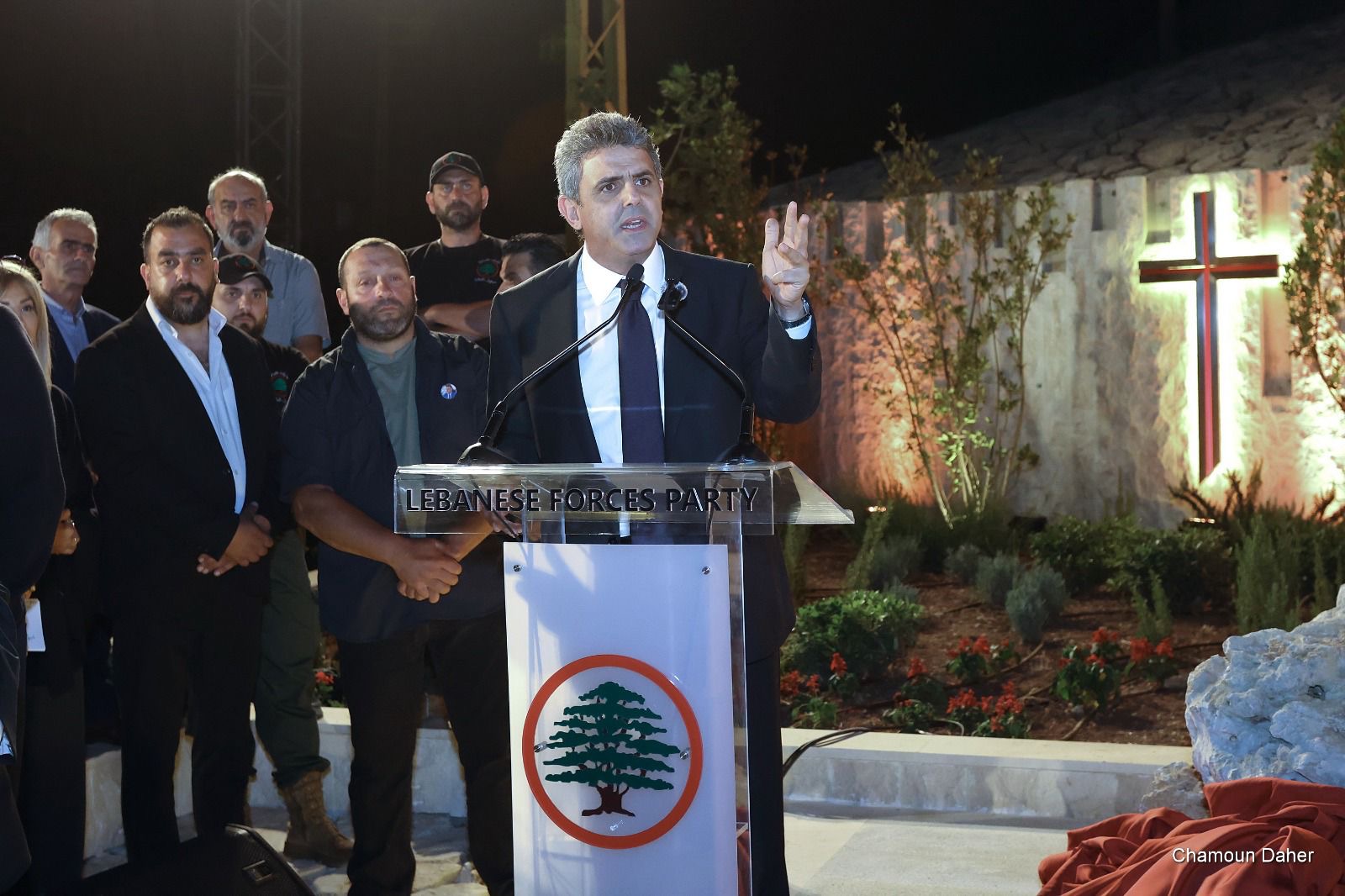 القوات  وعائلة  باسكال سليمان يحيون ذكرى استشهاده  بقداس ونصب تذكاري له في ميفوق حواط ممثلاً جعجع: سنتابع القضية حتى تحقيق العدالة