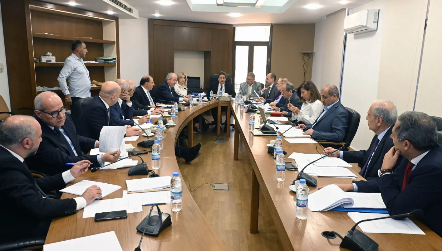 250 مليون دولار للكهرباء وتخفيض الرسوم: بندان رئيسيان أمام لجنة المال