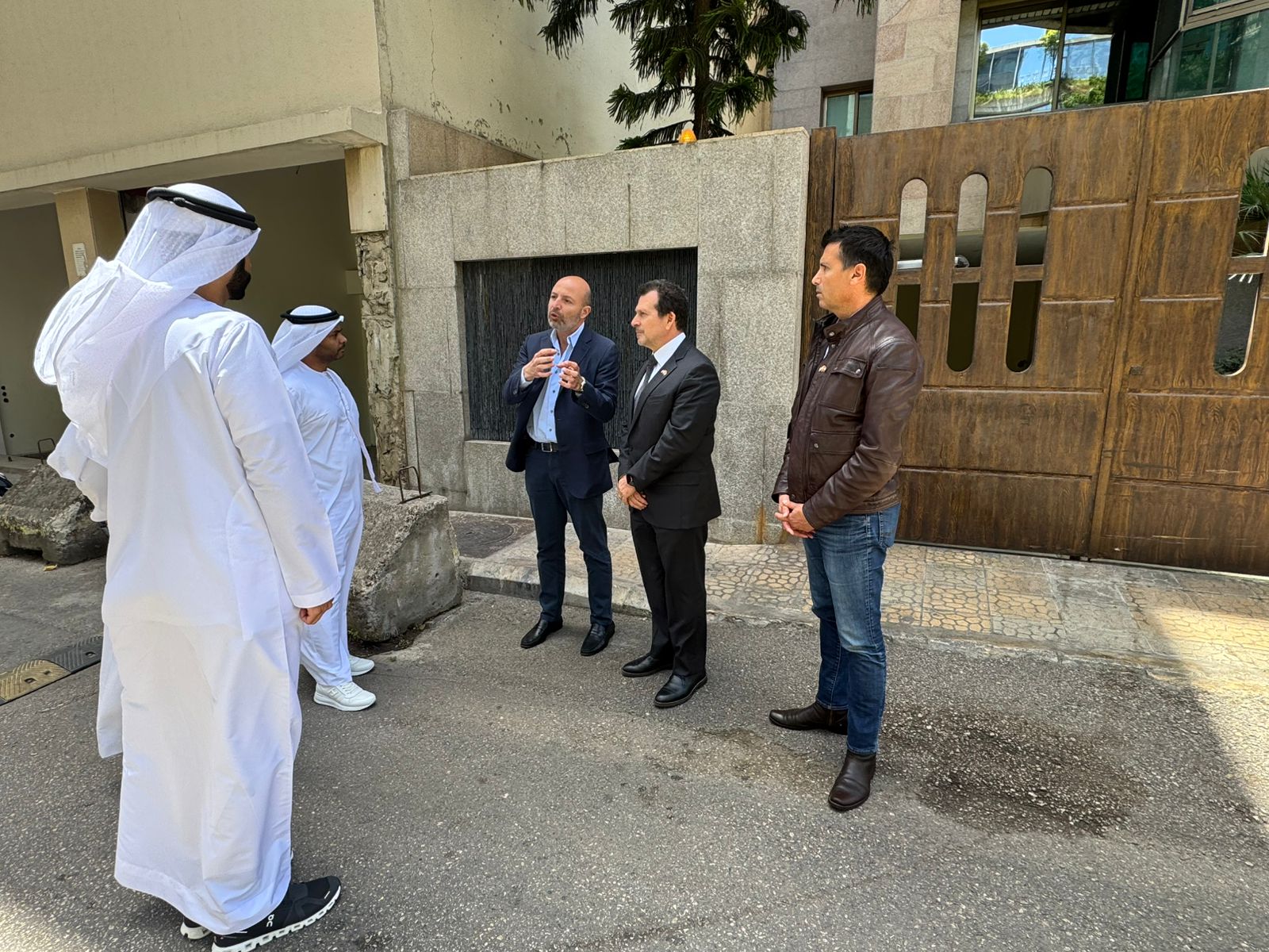إستقبل الوفد الإماراتي في الوزارة شحادة من السراي: لتعزيز الإبتكار الحكومي لمستقبل واعد
