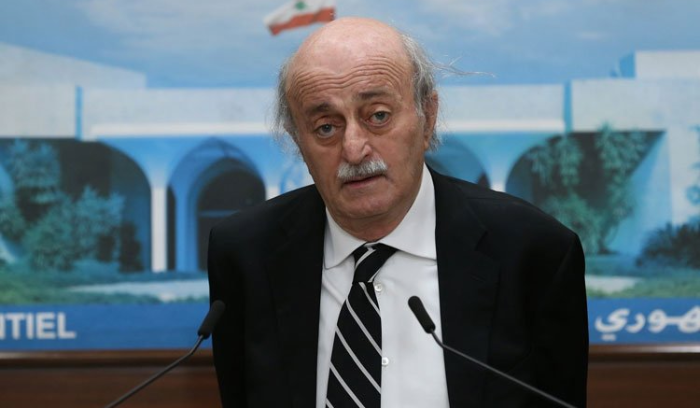 جنبلاط: الأحزاب الغربية تلعب بالنار