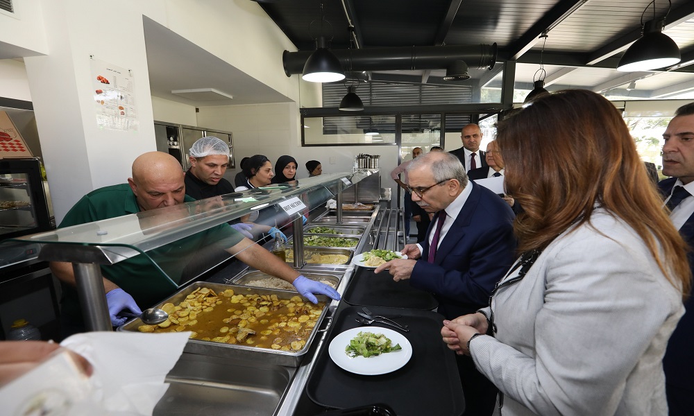 الوزراء إلى “cantine” بعبدا… استراحة غداء قبل استئناف الجلسة