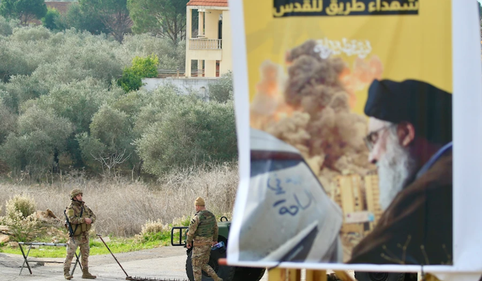 بدء انسحاب بطيء لجيش العدو بإشراف أميركي