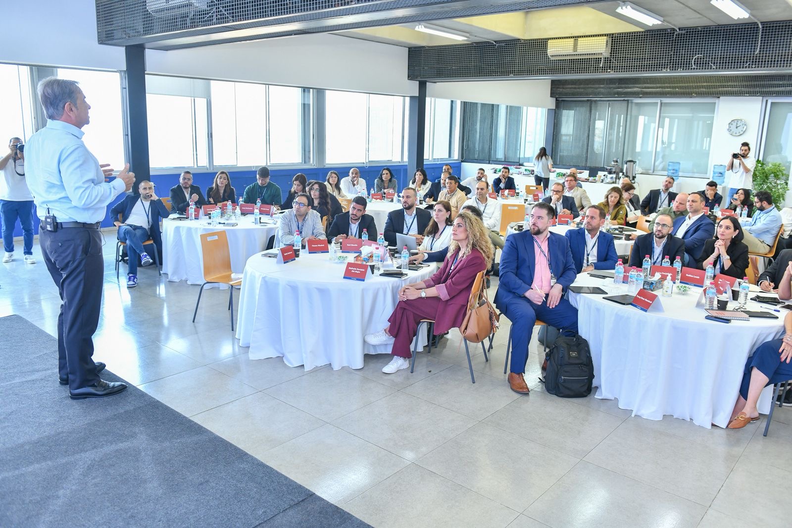 برنامج الإدارة الاستراتيجية وإدارة الأزمات بقيادة كارلوس غصن في جامعة الروح القدس... تجربة تعليمية فريدة