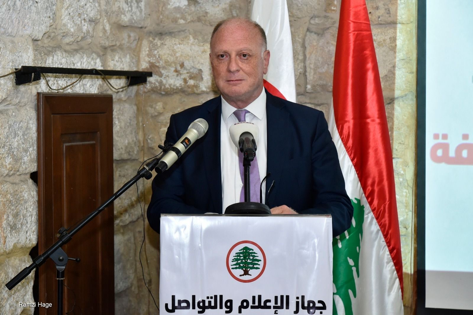 جعجع في تكريم الدكتور نبيل خليفه: حمل سلاحاً أقوى من البندقية وهو سلاح الفكر
